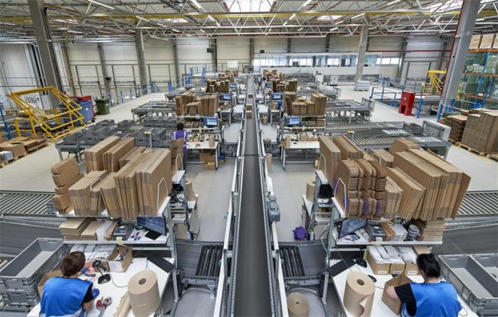 Modern overseas warehouse processing ecommerce orders shipped from China