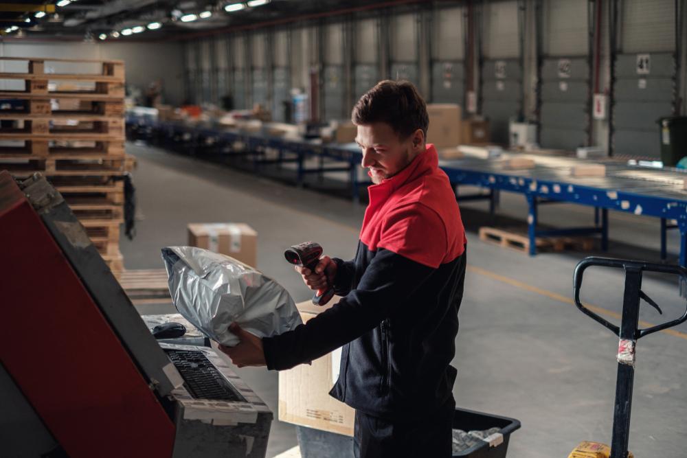 How a China Warehouse Makes Air Freight from China Easier